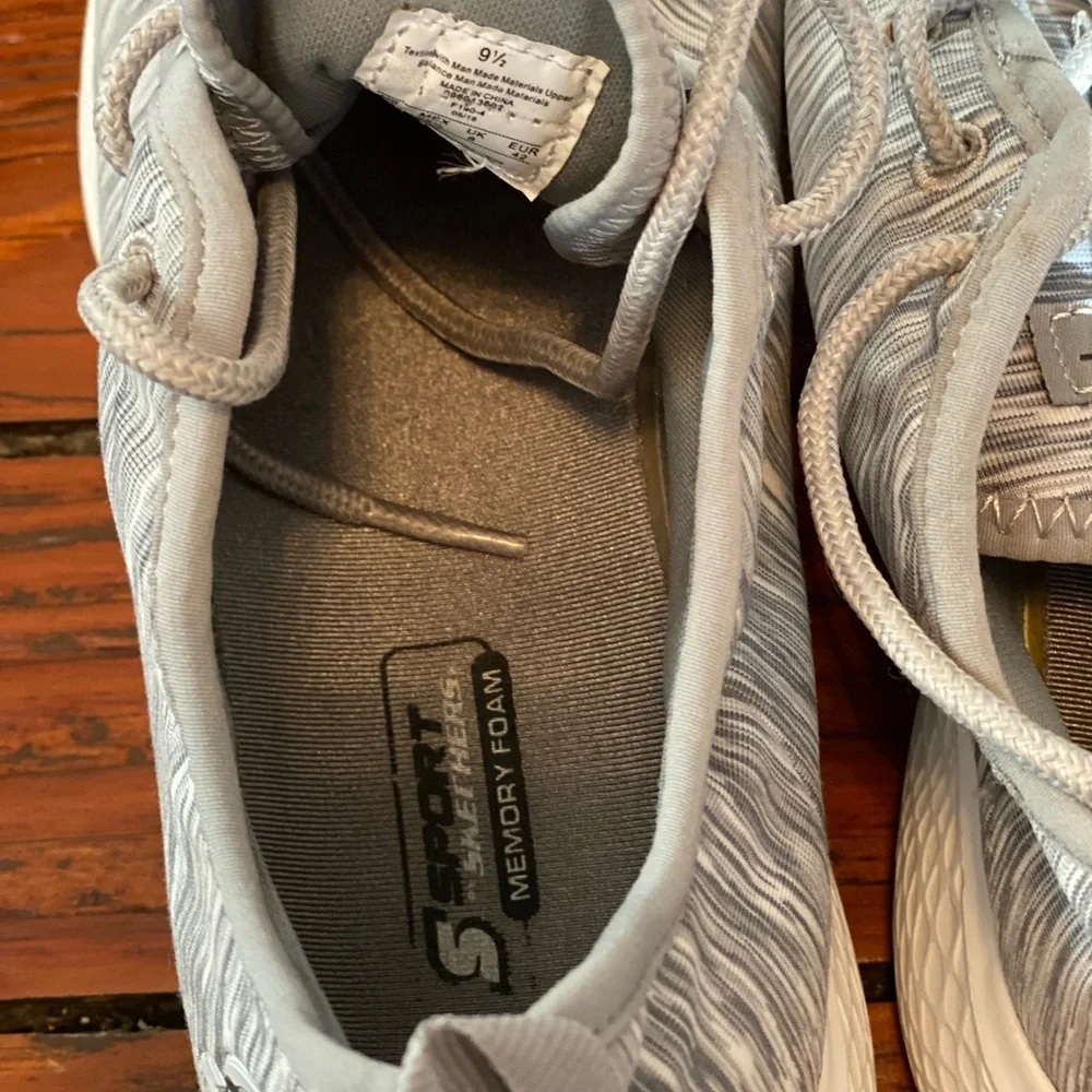 Skechers Sport Sneakers Gray and White Size 9.5 Like New